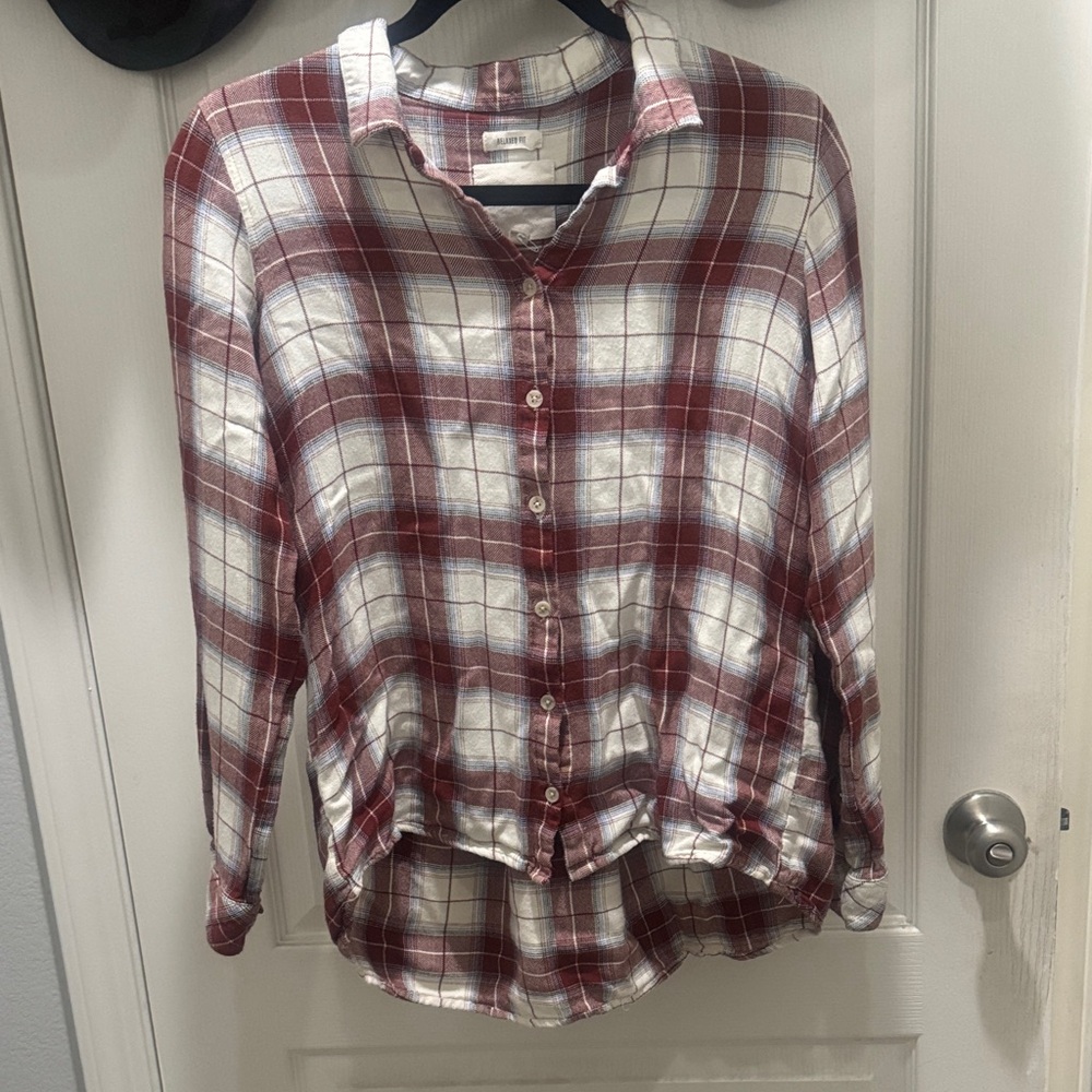 Thread & Supply Plaid Button Down Shirt Burgundy Cream Relaxed Fit Soft Casual